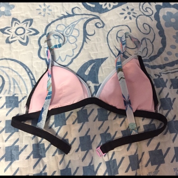 Victoria’s Secret bikini top. Small - Picture 6 of 6